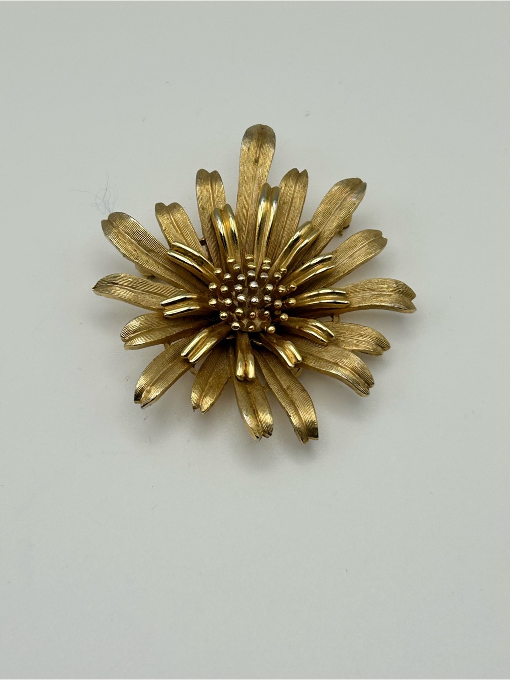 VTG Trifari 1960s Daisy Flower Brooch